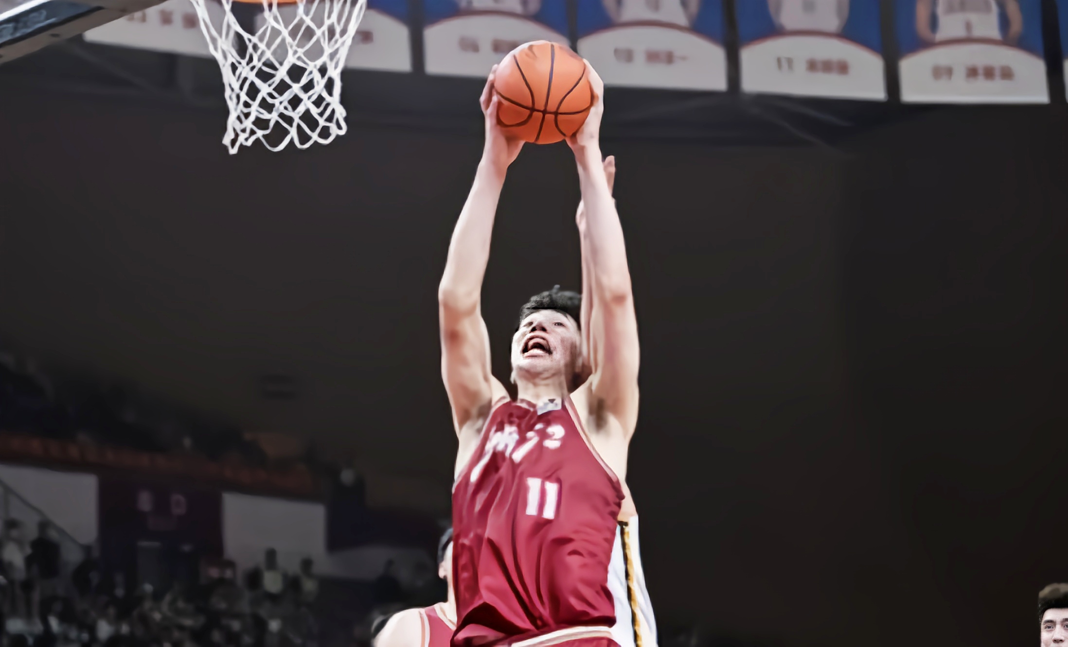 开云体育中国-爵士横扫江苏队，王哲林关键制胜