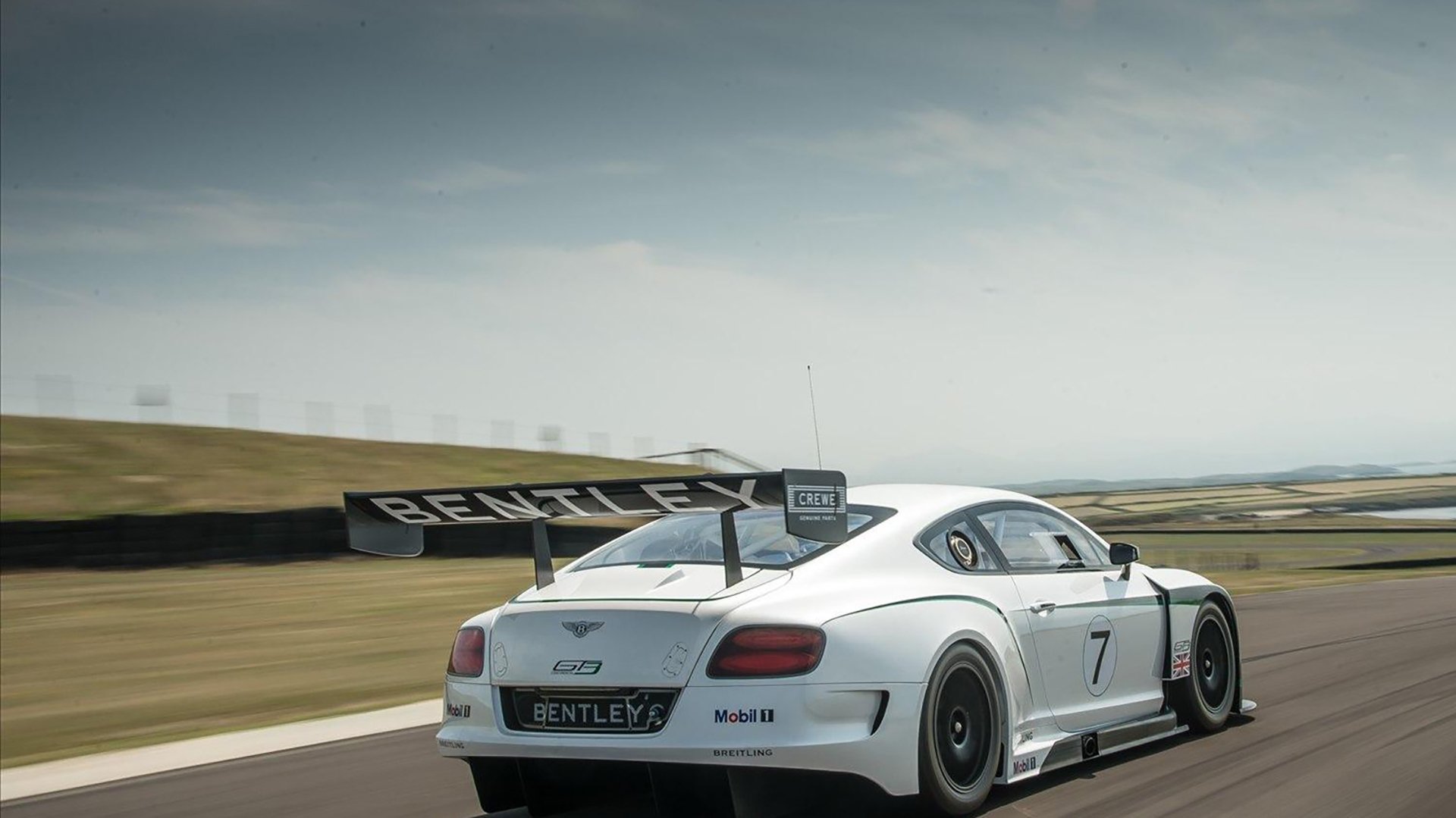 蓝黑防线的诗篇，巴斯托尼于马德里之夜写下钢铁与优雅的传奇