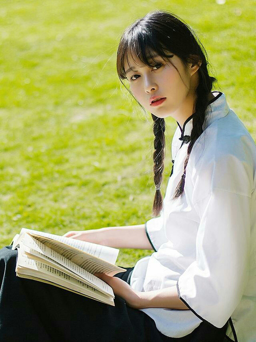 三线赛场,几内亚的闪电战与德里赫特的防线统治力